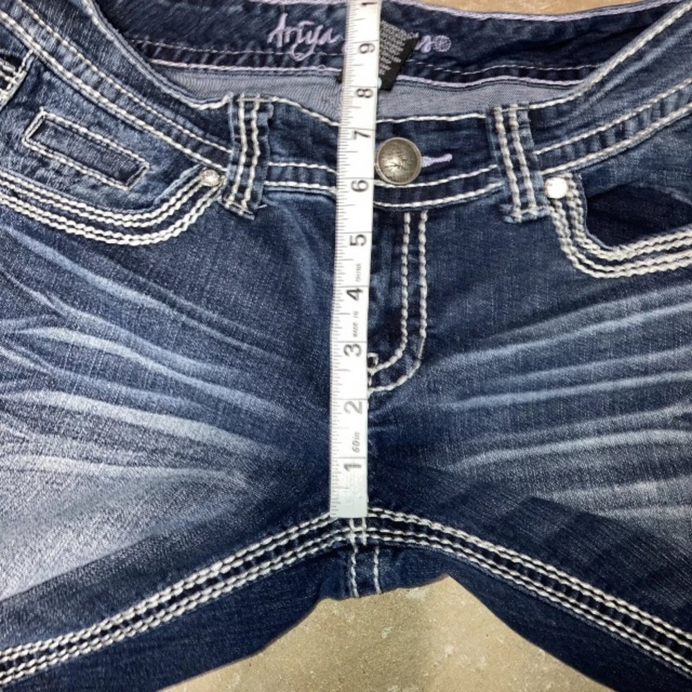 Ariya Jeans Flap Pocket Bling Embroidered Bootcut Blue Jeans Size 7/8L31 - Picture 9 of 10
